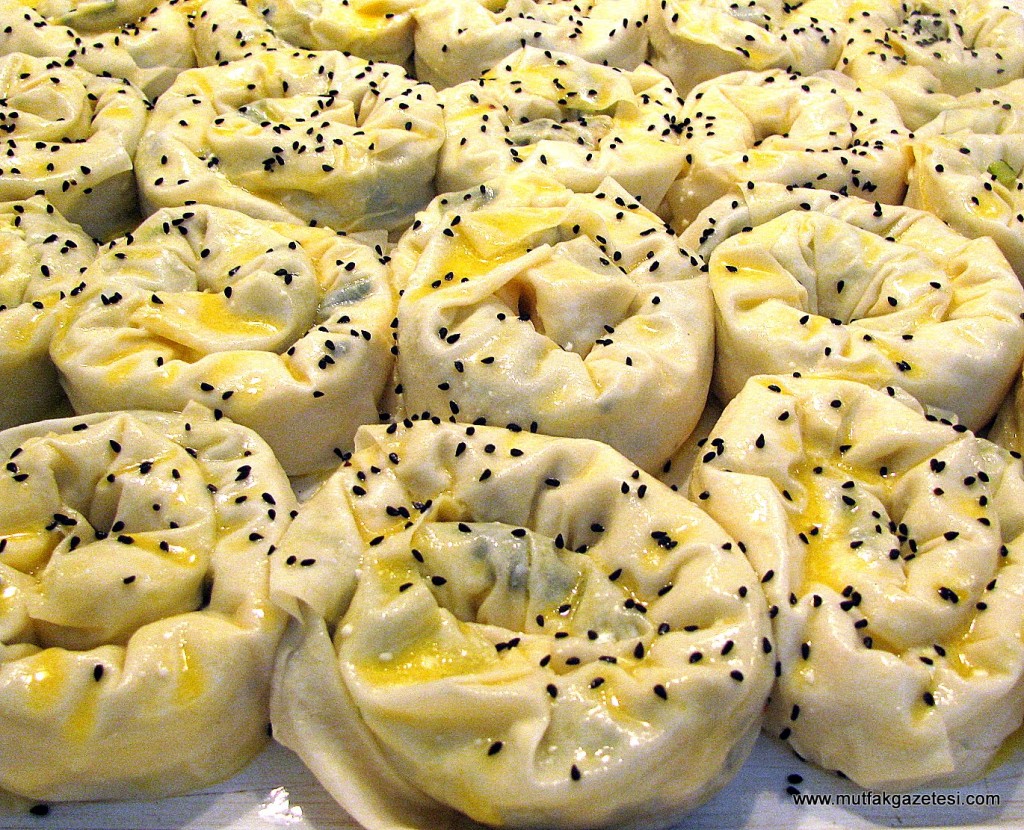 otlu kol böreği tarifi Mozaik Pasta